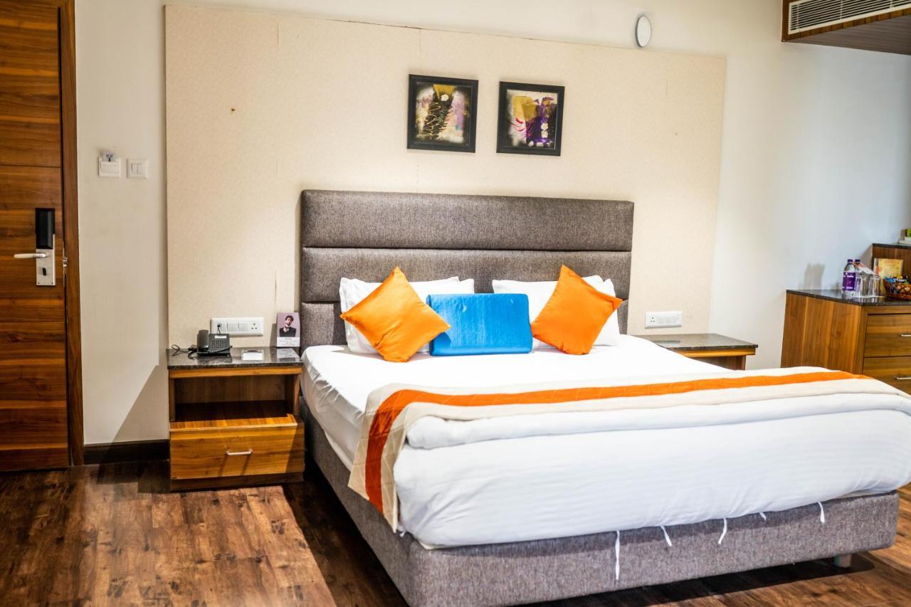Kyriad Hotel Gulbarga By Othpl Kalaburagi Luaran gambar